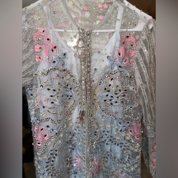 Republic Womenswear Pakistani Outfit - Picture 3 of 5